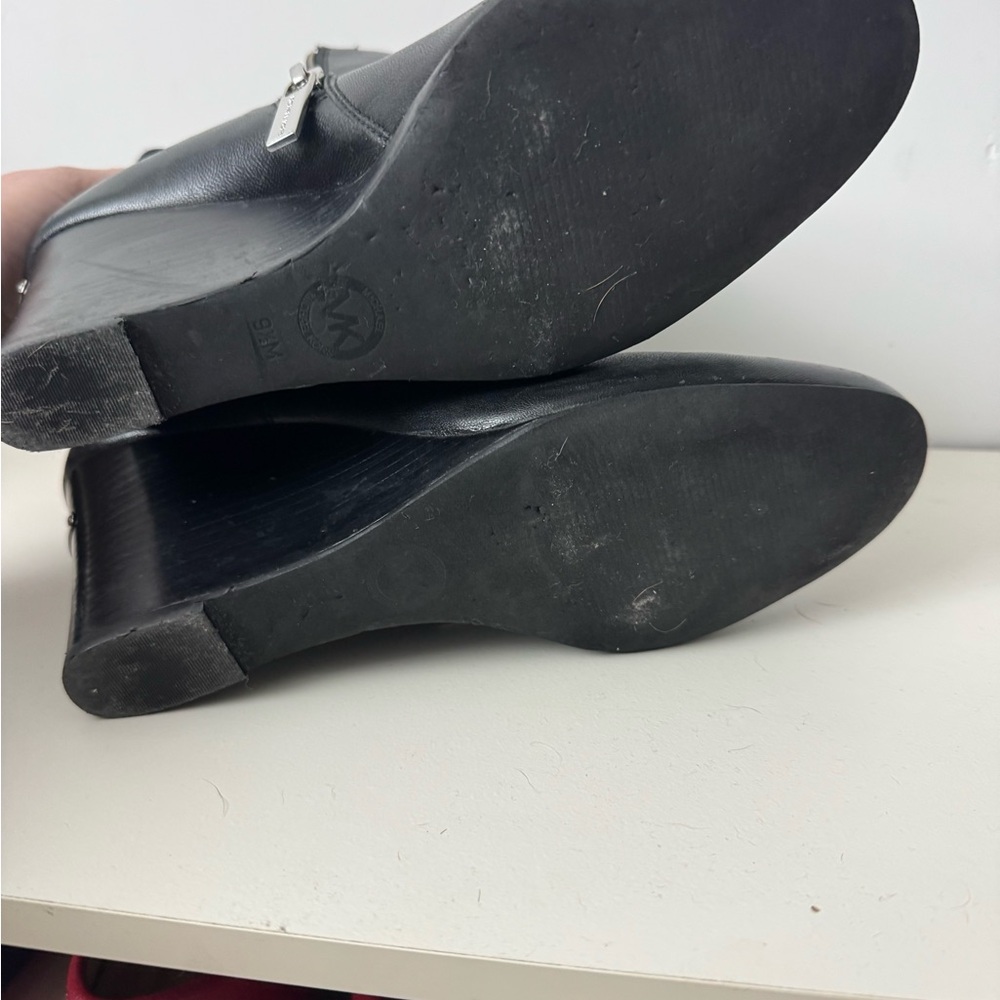 Michael Kors Black Leather Wedge Ankle Boots Zip Side — Women’s Size 9.5 - Picture 4 of 4